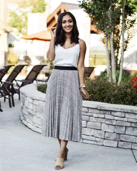 19 Gorgeous Ways To Style A Midi Skirt How To Wear A Midi Skirt Vlr