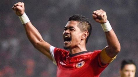 Ia juga mantan pemain sepak bola indonesia yang bermain untuk persija jakarta di liga 1 dan tim nasional sepak bola indonesia. Bambang Pamungkas Striker Paling Sulit Ditaklukkan, Simak ...