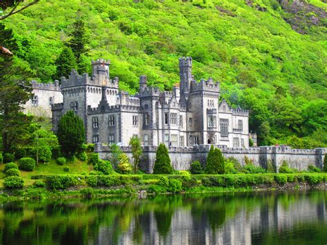 Kylemore Abbey Castles In Ireland Beautiful Castles Irish Castles