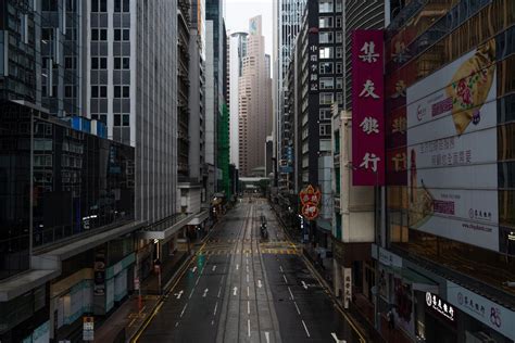 Hong Kong Braces Itself For Arrival Of Super Typhoon Saola Efe Noticias