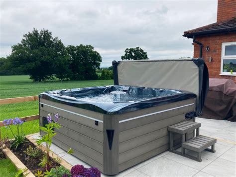 Empire Hot Tub™️ Hot Tubs And Swim Spas Leicestershire