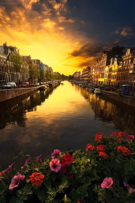 The delightfully attractive city of amsterdam is home to many of the world's great art treasures, and is a major center of the glamorous diamond trade as well. 18 stunningly beautiful pictures of Amsterdam ...