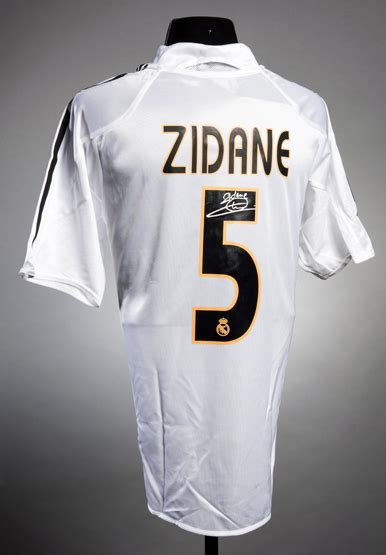 That was early february and it is also part of the reason why, almost four months later. A Zinedine Zidane signed Real Madrid home replica jersey ...
