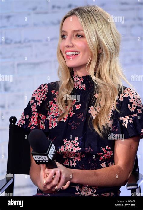 Annabelle Wallis During A Build Series Event To Promote The Mummy Held