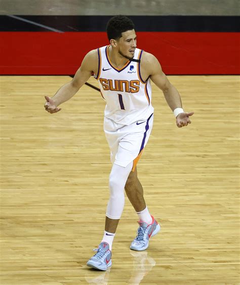 Devin Booker S Last Second Free Throw Lifts Suns Over Bucks In Ot