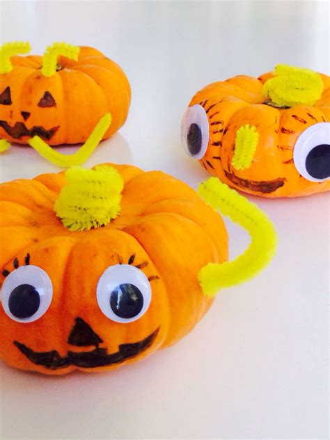 20 30 mini pumpkin decorating ideas