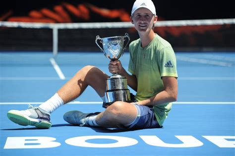 He won the junior title at the 2018 australian open, 20 years after his father petr korda won the senior australian open title. Sebastian Korda occurs juniorentitel at the Australian ...