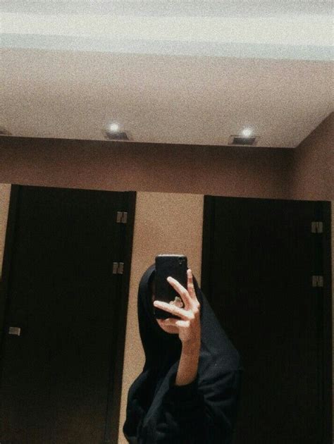 mirror selfie gaya hijab potret diri fotografi