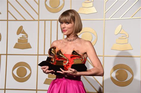 Taylor Swift Grammys 2023 Red Tv And All Too Well Eligible For Aoty
