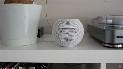 Homepod mini reviews have now been shared by media outlets and youtubers, providing us with the first impressions of the speaker's sound quality and design. HomePod mini Review: Big sound in a small package