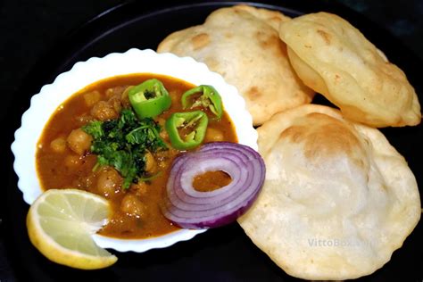 Chole bhature is a combination of chole which is made with kabuli chana and bhature which is made with maida. Punjabi Chole Bhature Recipe in Hindi | पंजाबी छोले-भठूरे ...