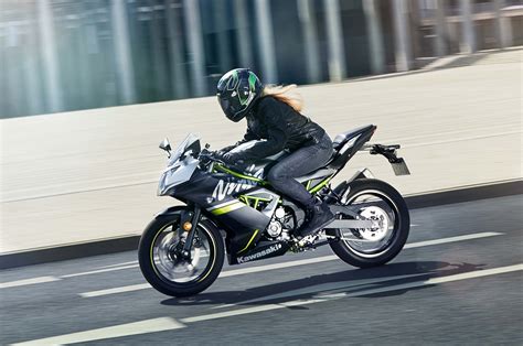 Kawasaki Ninja 125 Is So Rad And Only For Europe Asphalt And Rubber