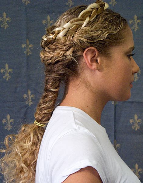 Learn A New Ancient Hairstyle Braid Like A Caryatid Roman