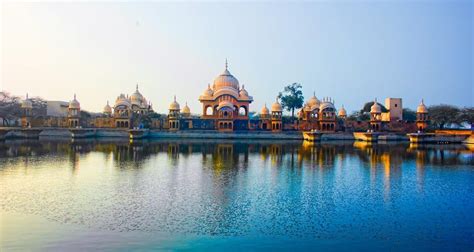 Top 7 Best Places To Visit In Uttar Pradesh Travelholicq