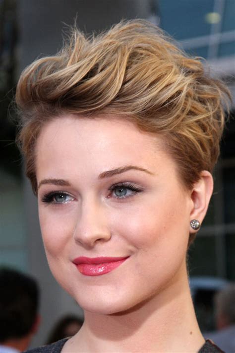 Evan rachel wood is a popular american actress who launched a career as a child, but still surprising film directors and audience by diverse and by the way, at that time wood really changed: Evan Rachel Wood's Hairstyles & Hair Colors | Steal Her Style