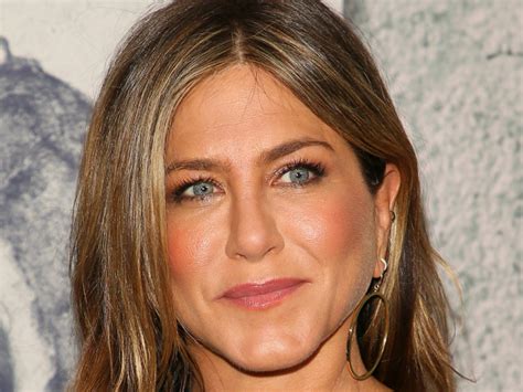 The Facial Jennifer Aniston Uses To Firm Sculpt And Lift Her Skin Newbeauty
