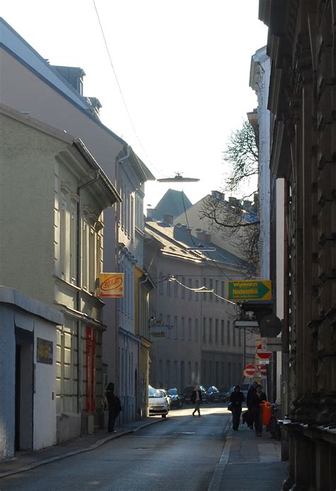 Dies wird durch die verwendung einer verlustbehafteten kompression. Datei:Steingasse.jpg - LinzWiki