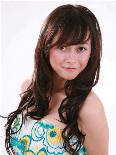 Foto hitam putih, pesona aura tetap bikin jatuh hati, ya? Foto Aura Kasih - Hot Photo | Celebs Hot Photo - Biography And Gossip