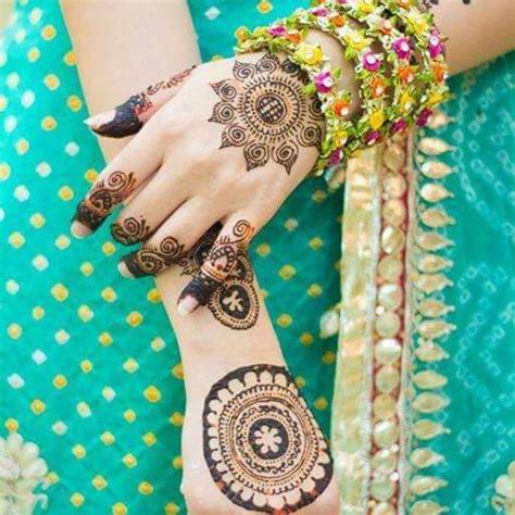 Stylish Girl Mehndi Hands Dp For Facebook Sari Info