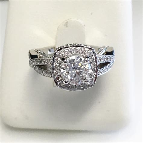 25 Vintage Style Engagement Ring Designs Trends Models