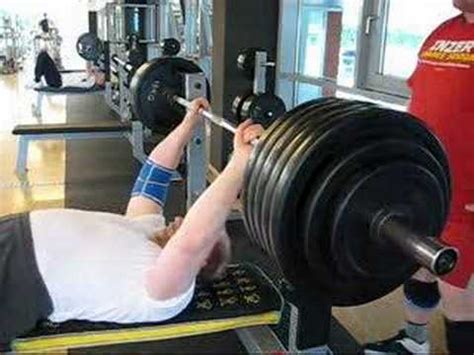 200 kilograms weigh 440.92452436975515 pounds (*). bench press 440 lbs raw bankdrücken 200 kg over 55 Walter ...