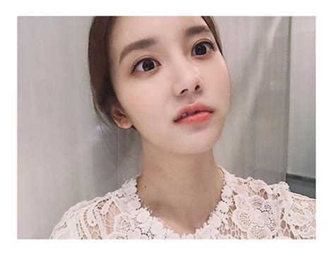 이에 일각에서는 '우정'으로 보기에는 다소 깊이 있는 스킨십이라며. 한서희, 류준열 외모 비하→사과→법적대응 시사까지 종합