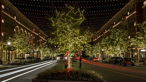 As of january 2021, there are 49 wahlburgers locations in the united states, two in canada and one in germany. Christmas in the Square 10th Anniversary Celebration