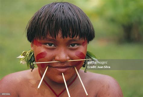 Yanomami Woman With Wood Stick Piercing In Face Foto De Stock Getty Images