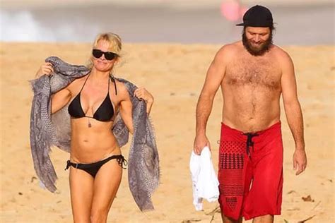 Pamela Anderson Shows Off Bikini Body On Romantic Stroll With Husband In Hawaii Mirror Online