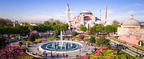 If ticking off blue mosque and hagia sophia is important to you, spending your nights in this neighborhood is a great idea. Visitare Istanbul, l'antica città sul bosforo - BlogAssistance
