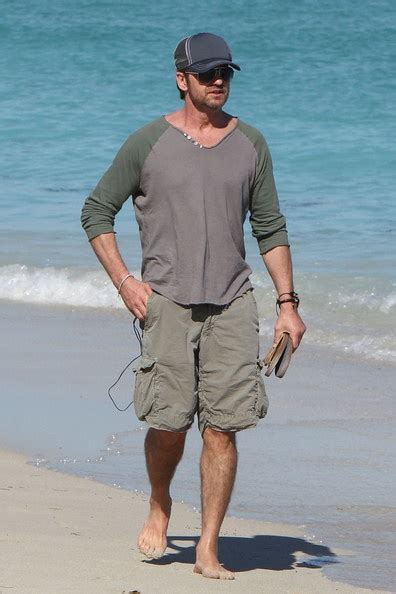 Gerard Butler Even His Feet Are Hot Gerard Butler Bare Men Actors