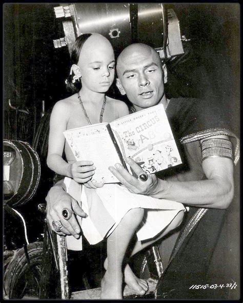 yul brynner reading to his son on the set of the ten commandments 1956 yul brynner
