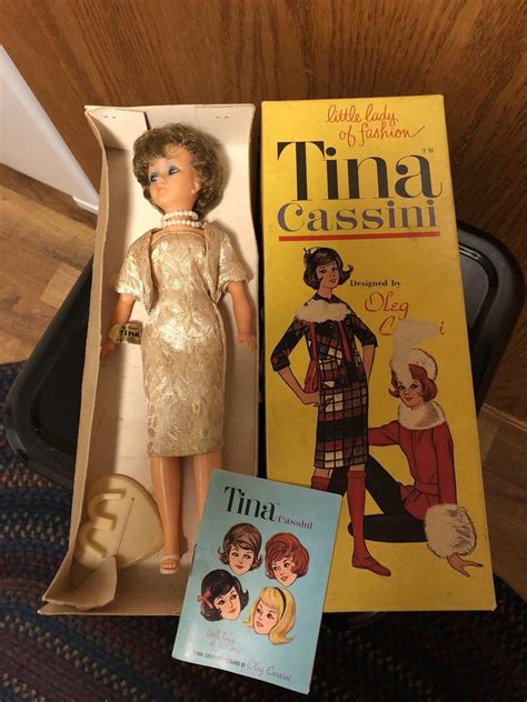 Vintage Tina Cassini Doll 8015b Brunette Hair Dressed In Evening Star