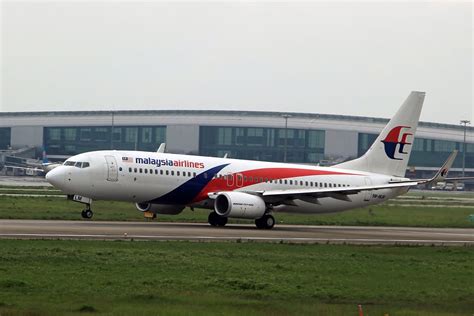 Snack for singapore to kuala lumpur. Malaysia Airlines Fleet Boeing 737-800 Details and Pictures
