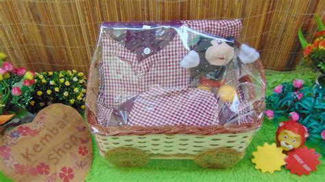 Mereka menyebarkan brosur, ada beberapa paket ada untuk anak, paket elektronik, hewan kurban, perhiasan, kendaraan bermotor sampai umrah, kata pria inisial aa, salah seorang rekan korban yang bekerja sebagai buruh pabrik di sukabumi, senin (3/8/2020). FREE KARTU UCAPAN Parcel Lebaran Paket Kado Anak Bayi ...