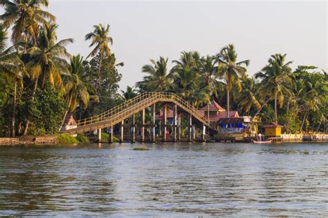 Houseboat Heaven Cruising The Backwaters Of Kerala Kerala Cruise