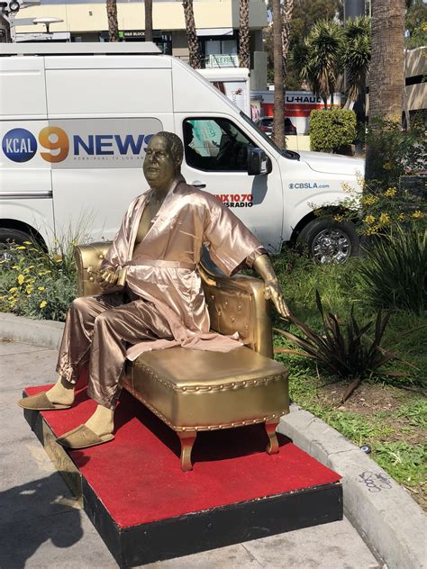 A Golden Harvey Weinstein Casting Couch Statue Appears In Hollywood