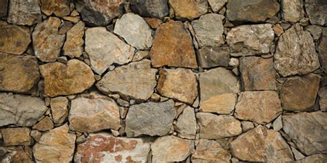 Comment monter un mur en pierre ? Étapes de construction