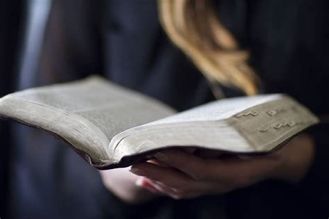Read More Scripture: 5 Habits to Help You This Summer