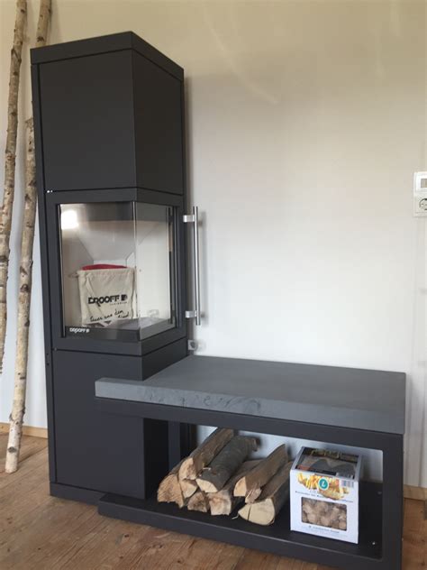 Kaminofen mit bank austroflamm moby stahl 5 kw kaminofen raumluftunabhängig dibt kamin ethanol feuer bank axijet blau automatische neoflame der 3seitige kamin ist als raumteiler zwischen be 3seitige garten kaminofen beste kaminofen mit sitzbank wohnzimmer ideen kamin. Kaminofen Livera und Bank von Drooff - fine art of fire
