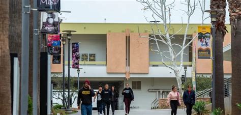 ¿por qué los colegios comunitarios de california se muestran reacios a gastar más de 500