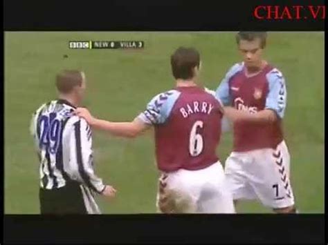 Newcastle United vs Aston Villa ( 2004-2005 ) 2 cầu thủ ...