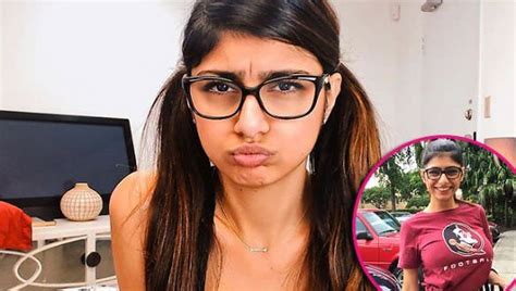 Mia Khalifa Controversy Photo Top Porn Star Creates Controversy By Wearing Hijab In Sex