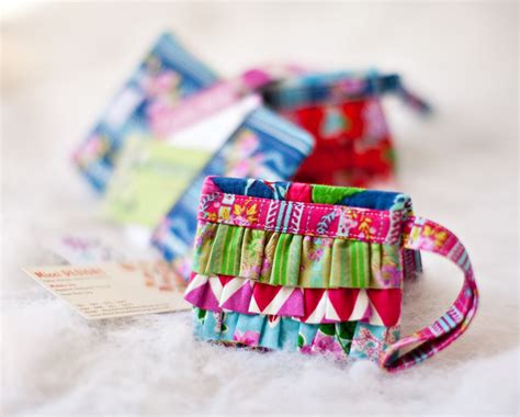 24 Cute and Colorful Fat Quarter Projects | Sewing | Flamingo Toes