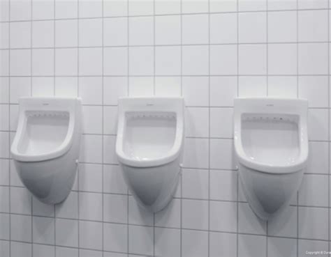 Og den valgfrie siktefluen brent inn i porselenet er et. Duravit Starck 3 Urinal With Concealed Inlet 350 x 350mm