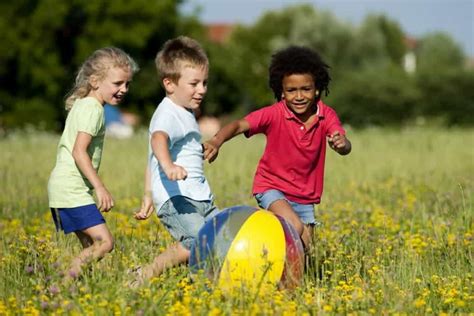 Play Outside Kids Sunlight Reduces Chances Of Myopia In Children