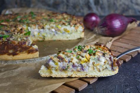 Maybe you would like to learn more about one of these? Zwiebel-Lauch-Kuchen mit Cashew-Creme | Toastenstein.com
