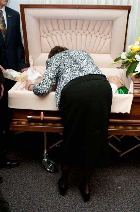 Shaileen Kurt And Jax Grandpa Earls Funeral Service