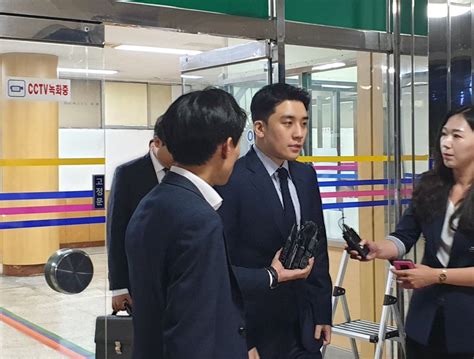 Seungri had 20+ summons and had to endure 100+ hours of interrogation simply because media/police name him as a key witness in the so call burning sun gate when his case had nothing to do with it. Seungri's Military Enlistment Date Still Remains ...