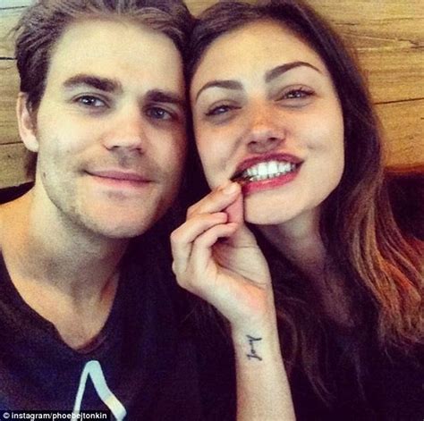Hope she didn't waster her money. Paul Wesley Poses Shirtless In Beach Photo With Phoebe ...